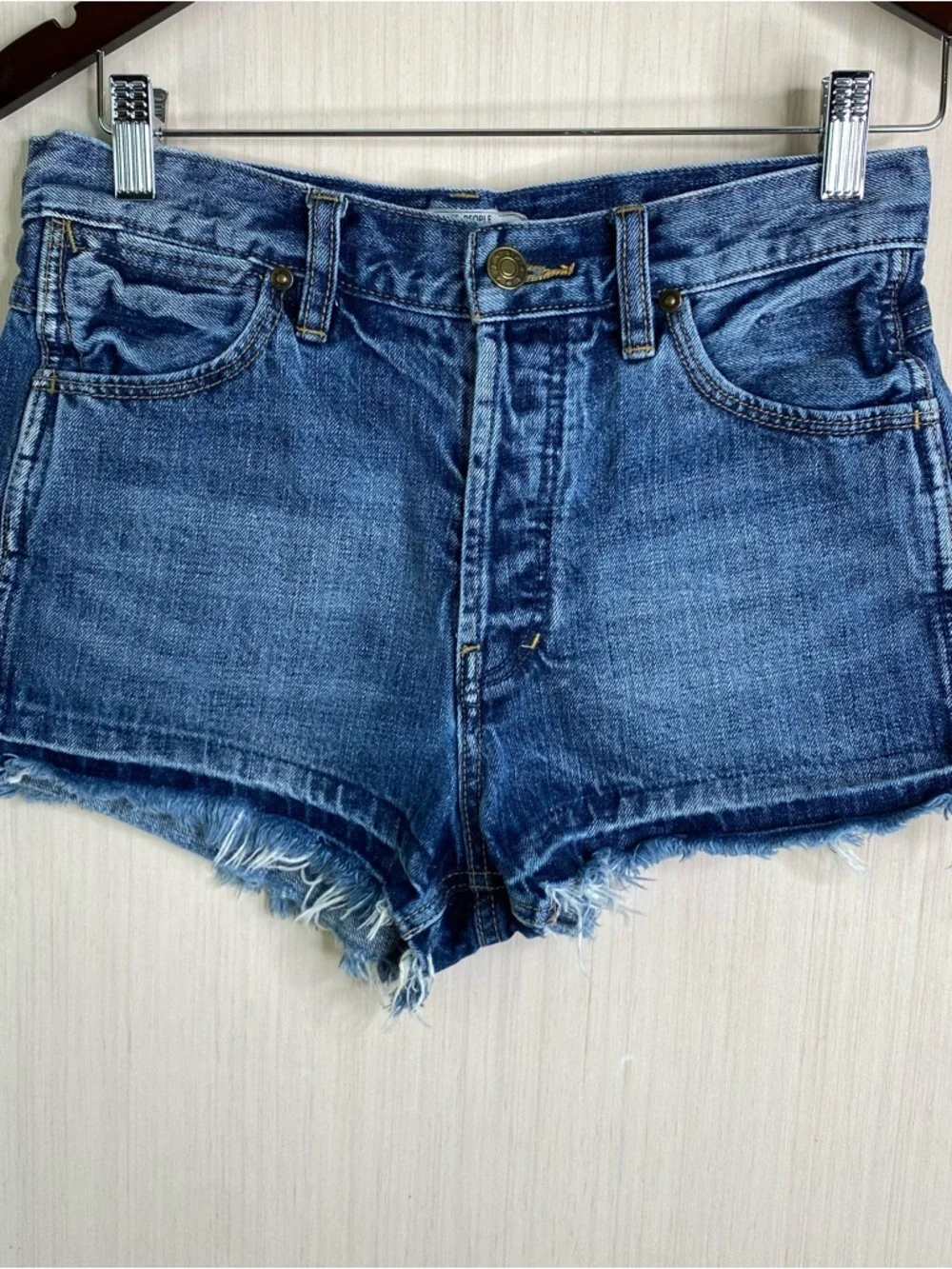 Free People Women’s Gowa Released Hem Cutoff High-Rise Denim Shorts Size 26